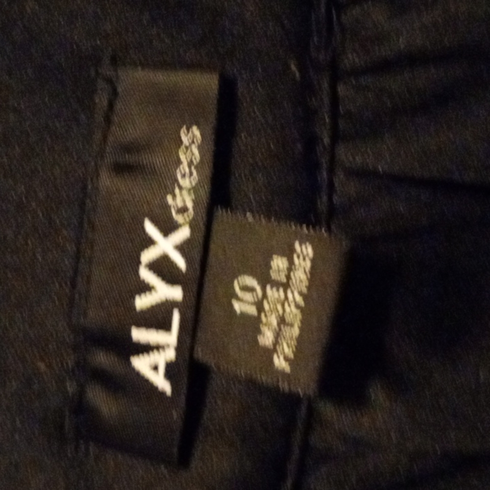 Dress - Picture 2 of 4
